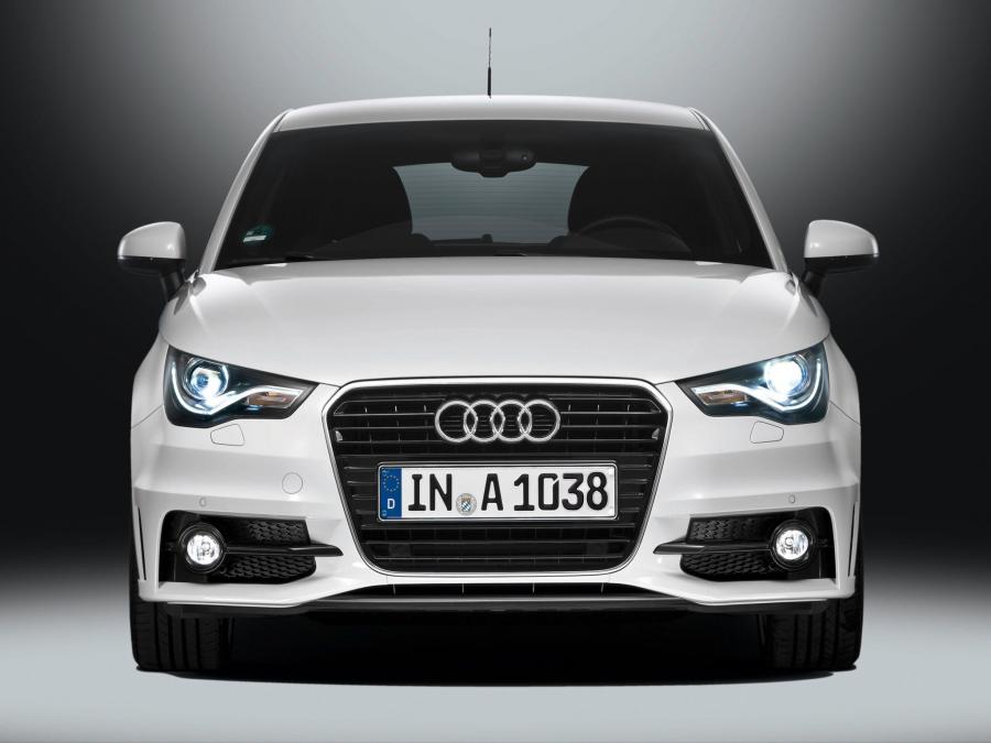  Audi A1 TFSI S-Line 2010 года  (фото 11 из 30)